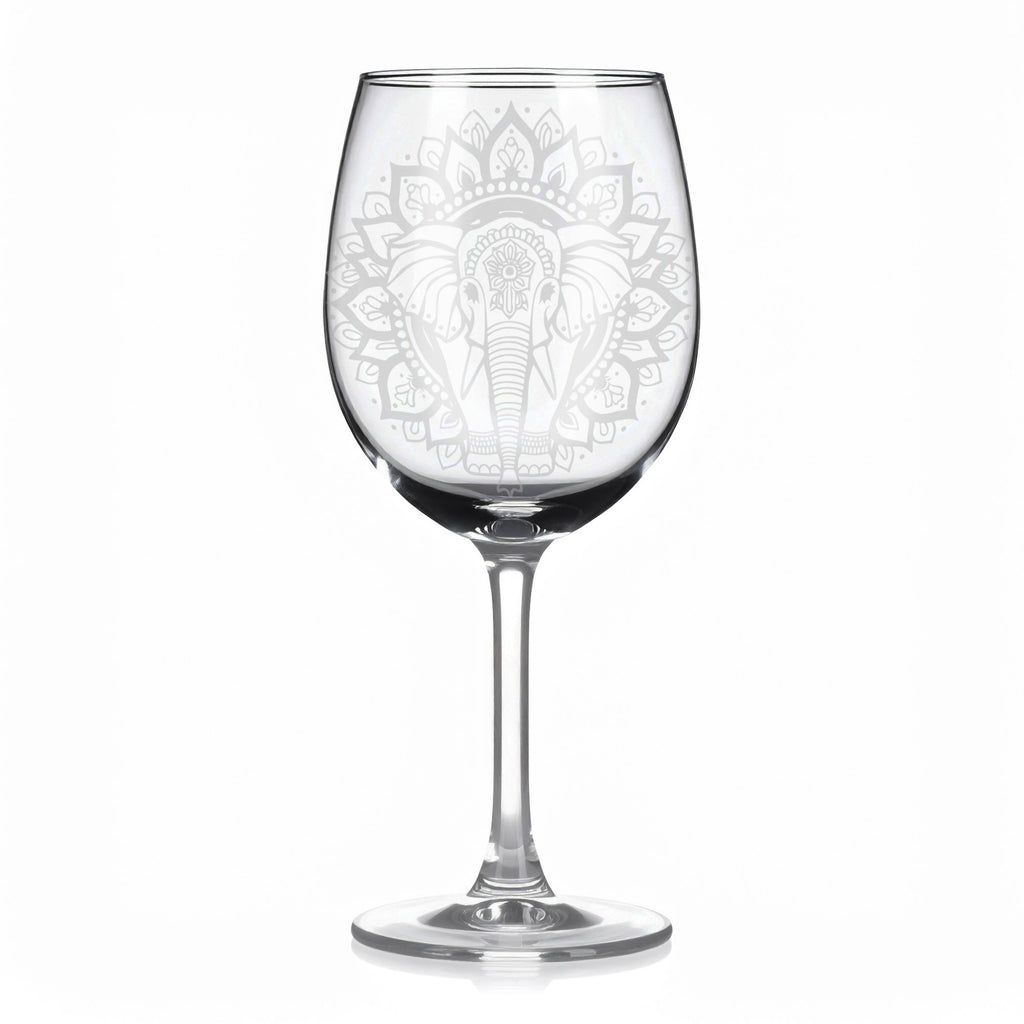 Sklenice na víno s gravírováním mandaly slona – Síla a štěstí