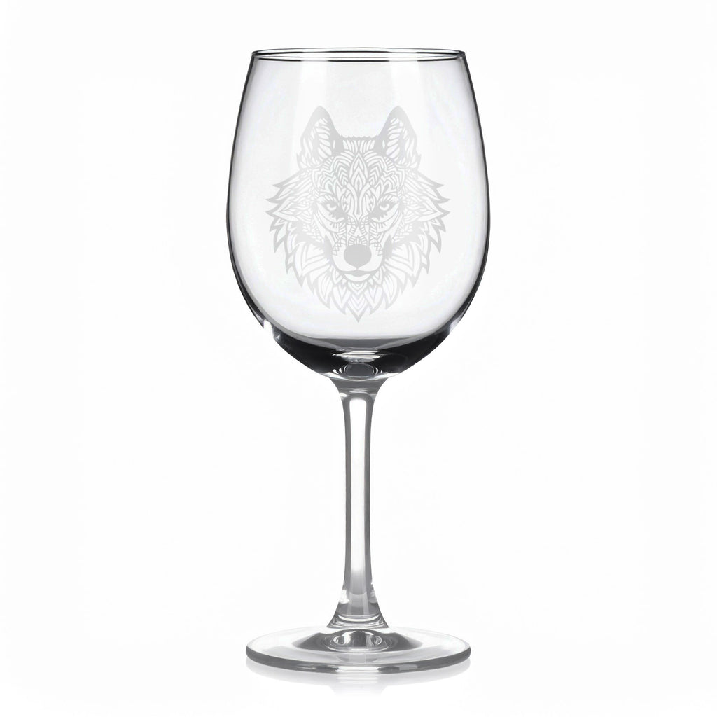 Sklenice na víno s gravírováním mandaly vlka – Síla svobody