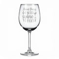 Vínová sklenka s gravírovým textem - Hocus pocus I need wine to focus