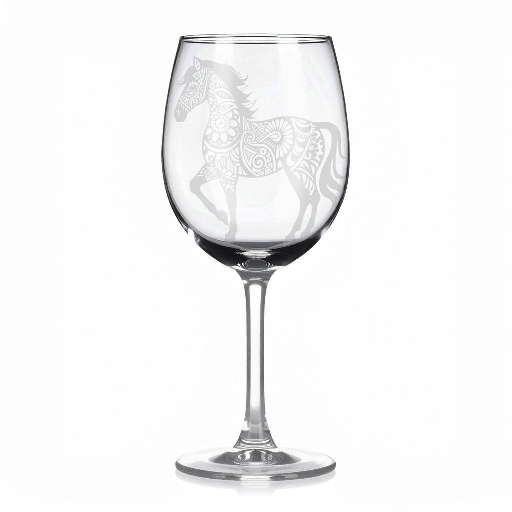 Sklenice na víno s gravírováním mandaly koně II – Síla pohybu a svobody