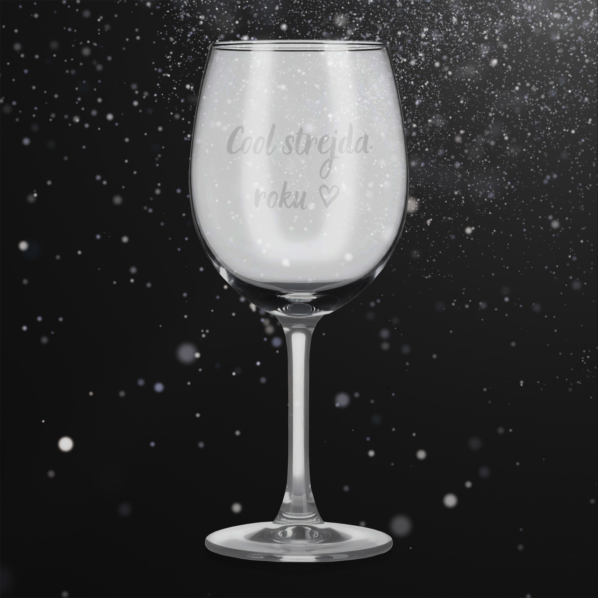 Sklenice na víno s gravírovaným textem – Cool strejda roku.
