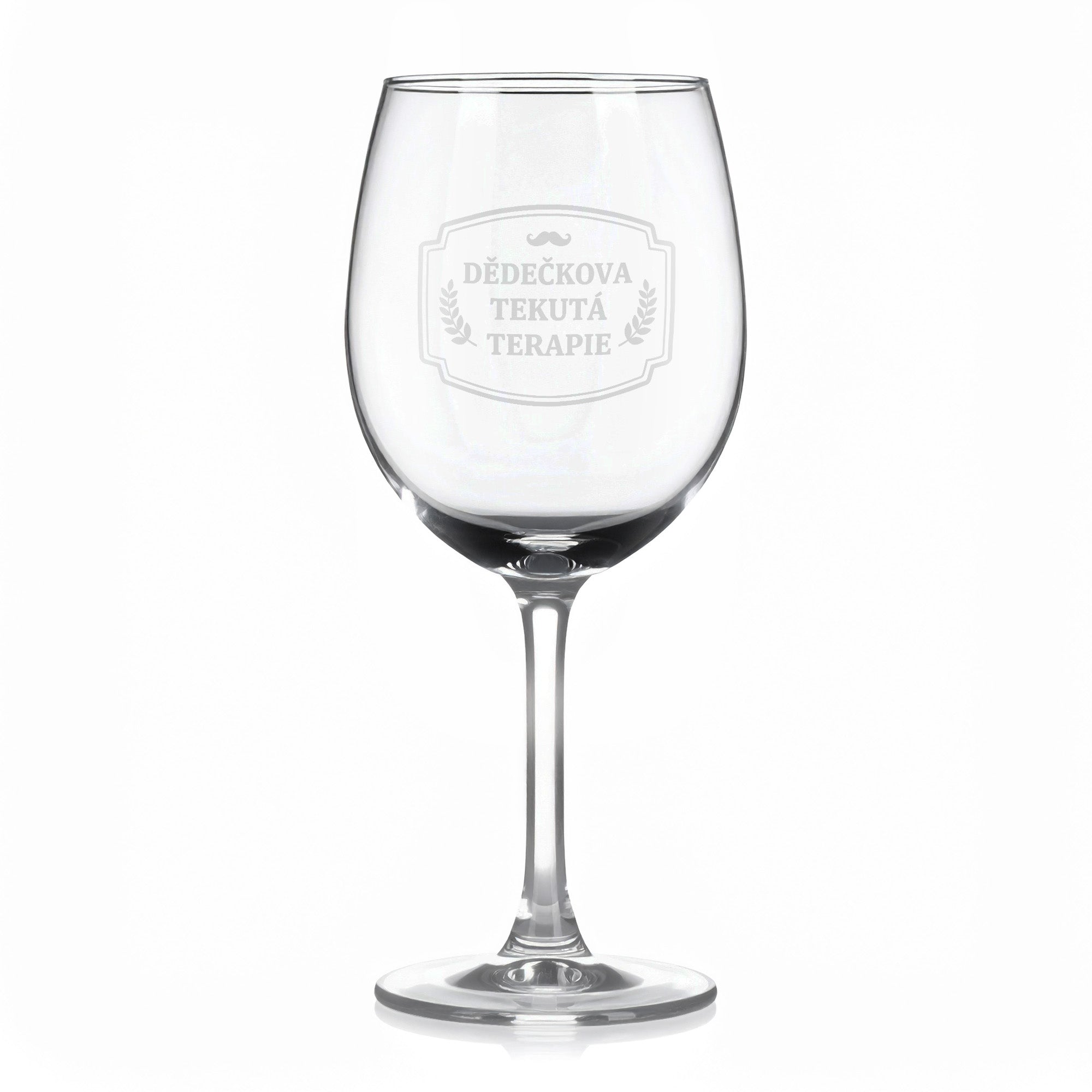 Sklenice na víno s gravírovaným textem „DĚDEČKOVA TEKUTÁ TERAPIE“