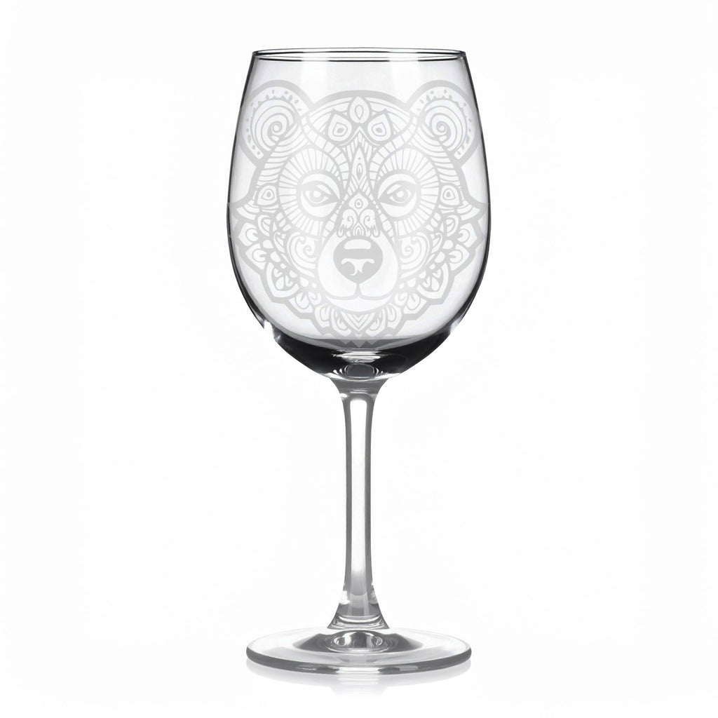 Sklenice na víno s gravírováním mandaly medvěda – Strážce přírody