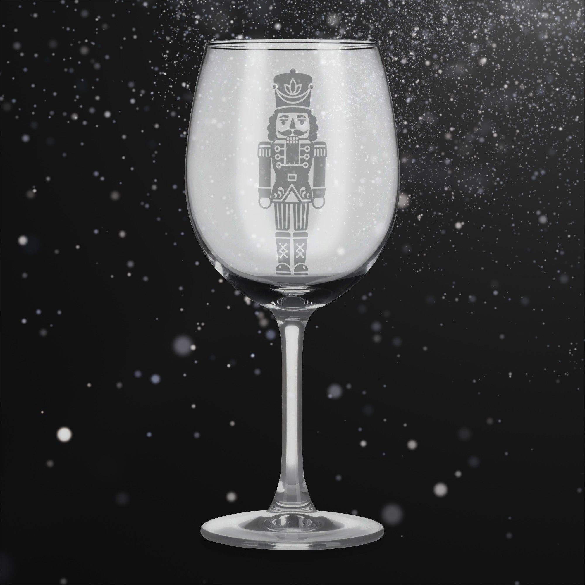 Sklenice na víno s gravírovaným motivem louskáčka