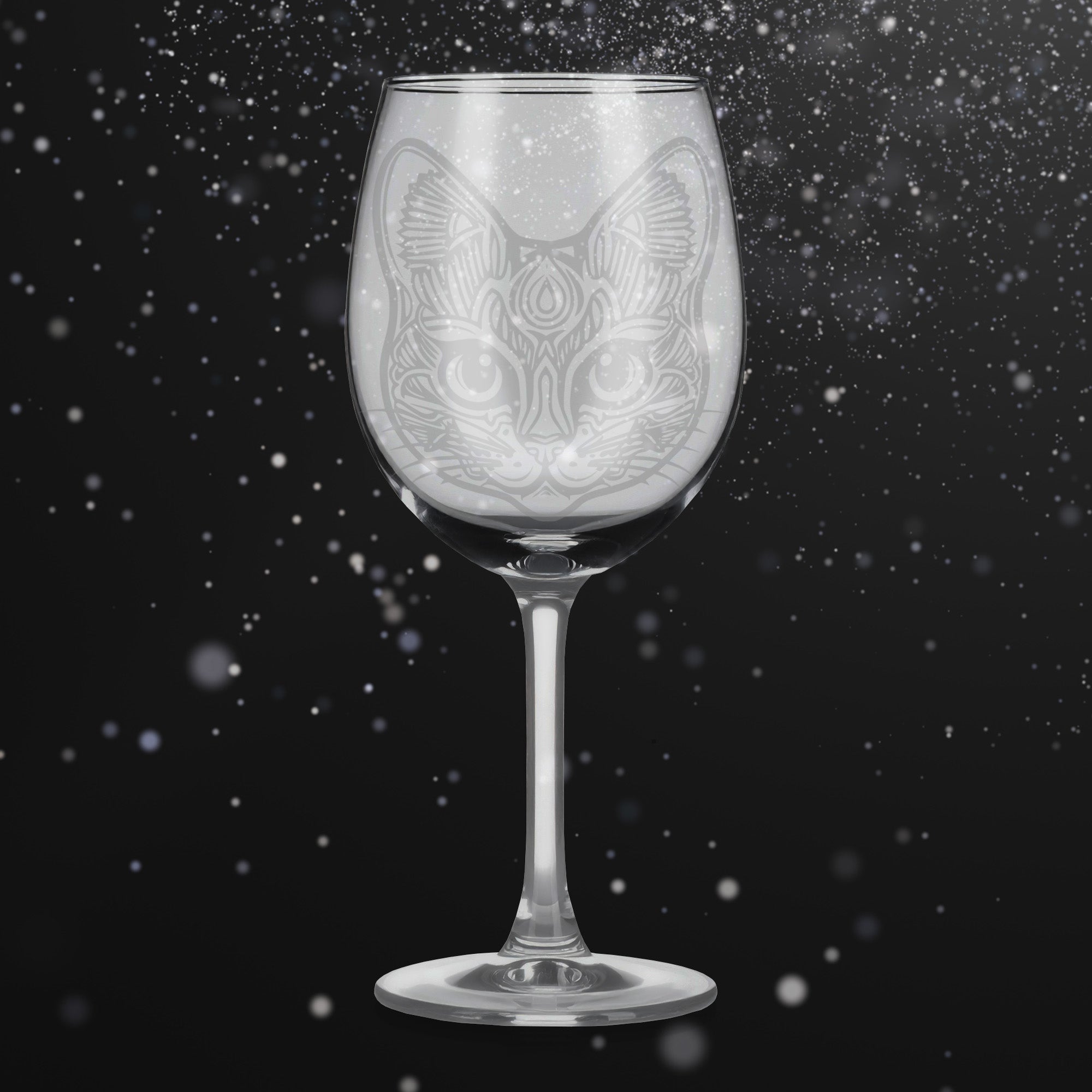 Sklenice na víno s gravírováním mandaly kočky II – Půvab a lehkost