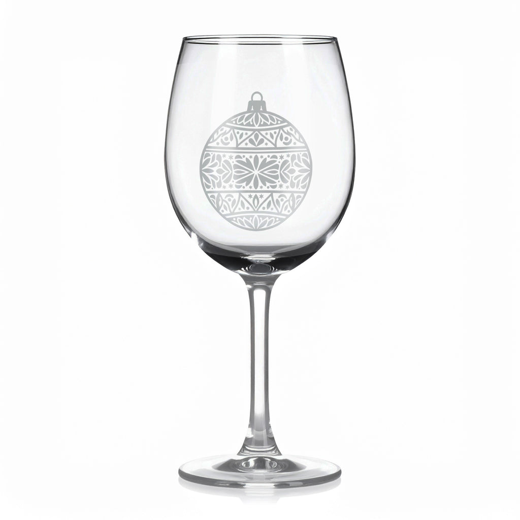 Sklenice na víno s gravírovaným motivem ozdobné vánoční baňky