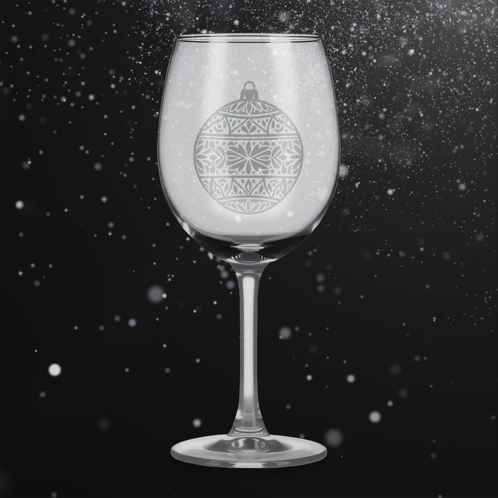 Sklenice na víno s gravírovaným motivem ozdobné vánoční baňky