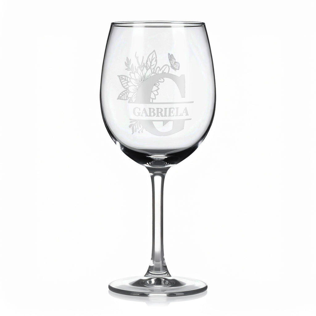 Vínová sklenka s gravírovaným jménem – Gabriela