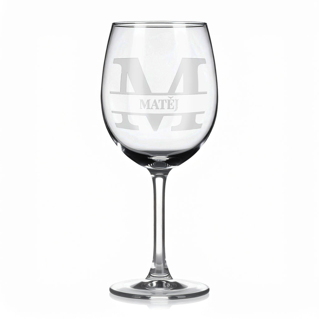 Vínová sklenka s gravírovaným jménem – Matěj