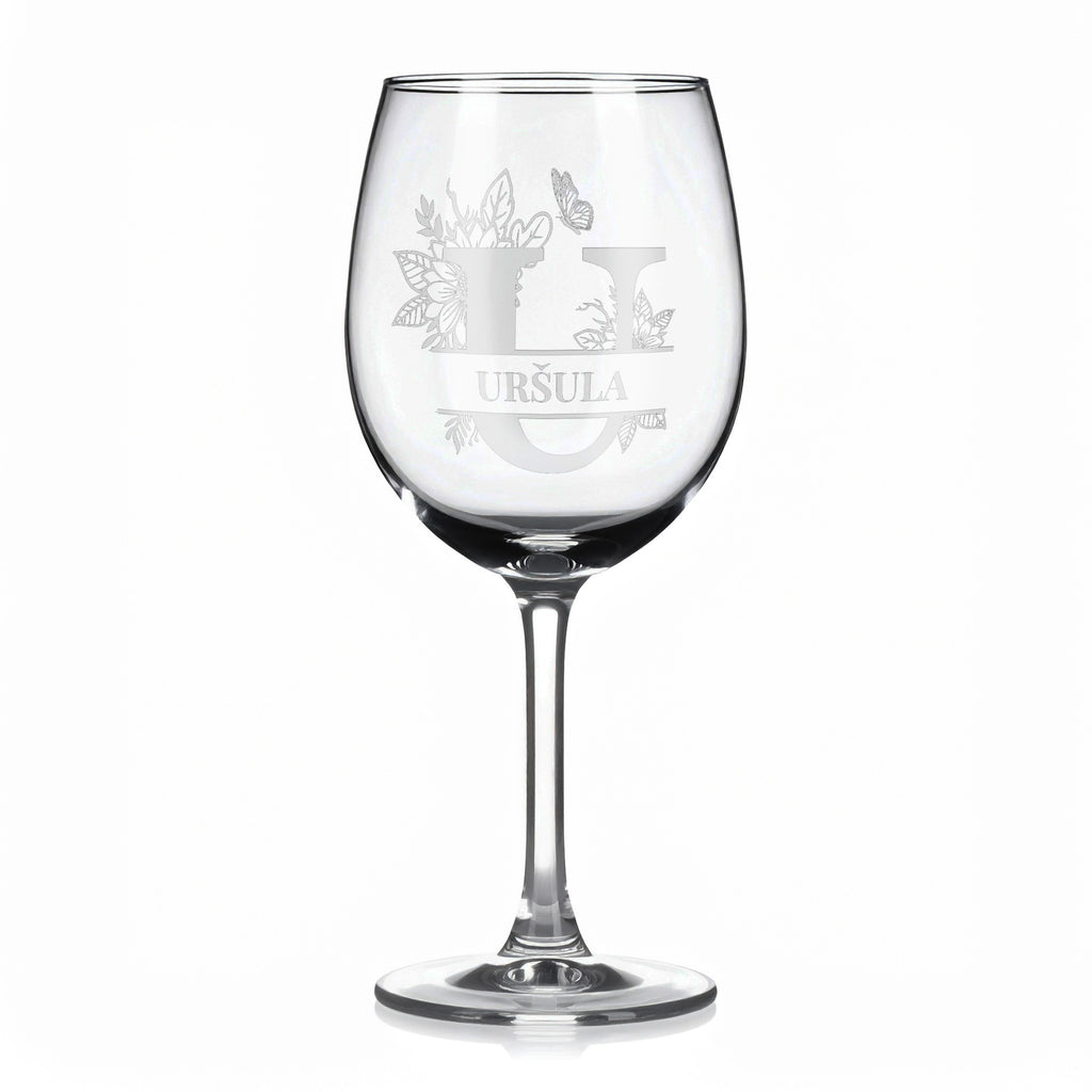 Vínová sklenka s gravírovaným jménem – URŠULA